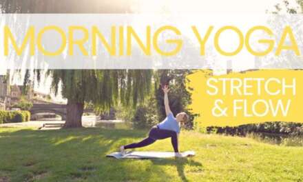 Morning Yoga – Simple Stretch & Flow (Beginner-Friendly) | Emily Rowell Yoga