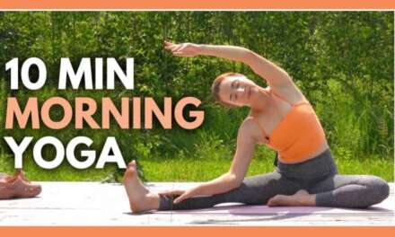 10 Min Morning Yoga – Gentle Beginner Yoga Stretch (NO PROPS)