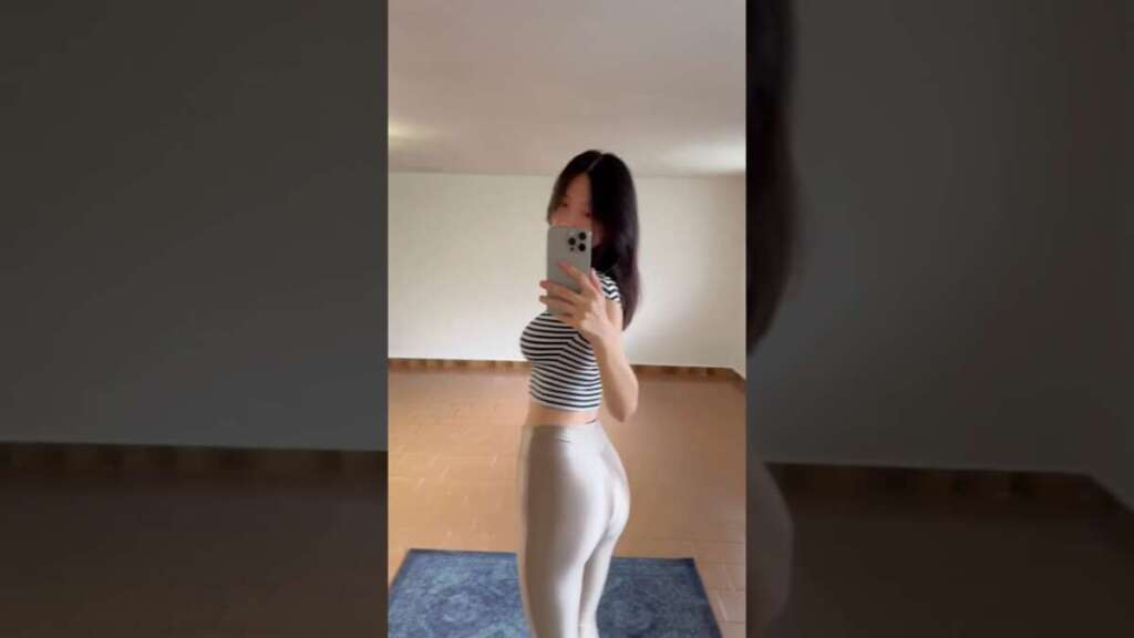 Morning Yoga Mood #leggings #stretching #flexibility