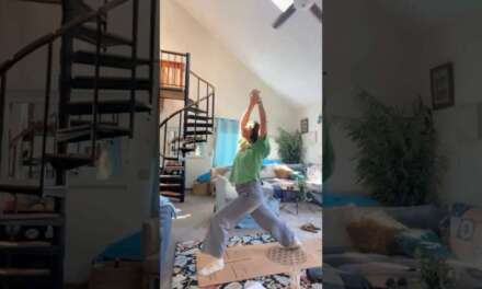 Hi Lovesss. Morning Yoga Flow.