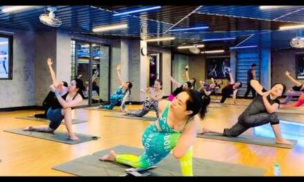 20 Minute Morning Yoga Workout For Stiff Shoulders And Back @masteryoga2.0