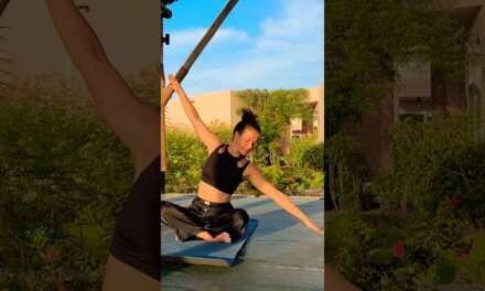 Good Morning, Beautiful People! ✨ #stretching #morning #love #yoga #workout #yogaflow #lightsonyoga