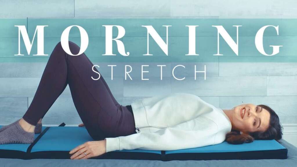Morning Stretch // Exercises To Gently Wake Up Your Body In Bed