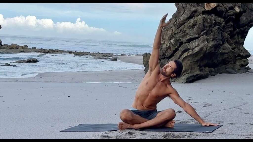 25 MIN MORNING YOGA FLOW | Wake Up & Feel Energized