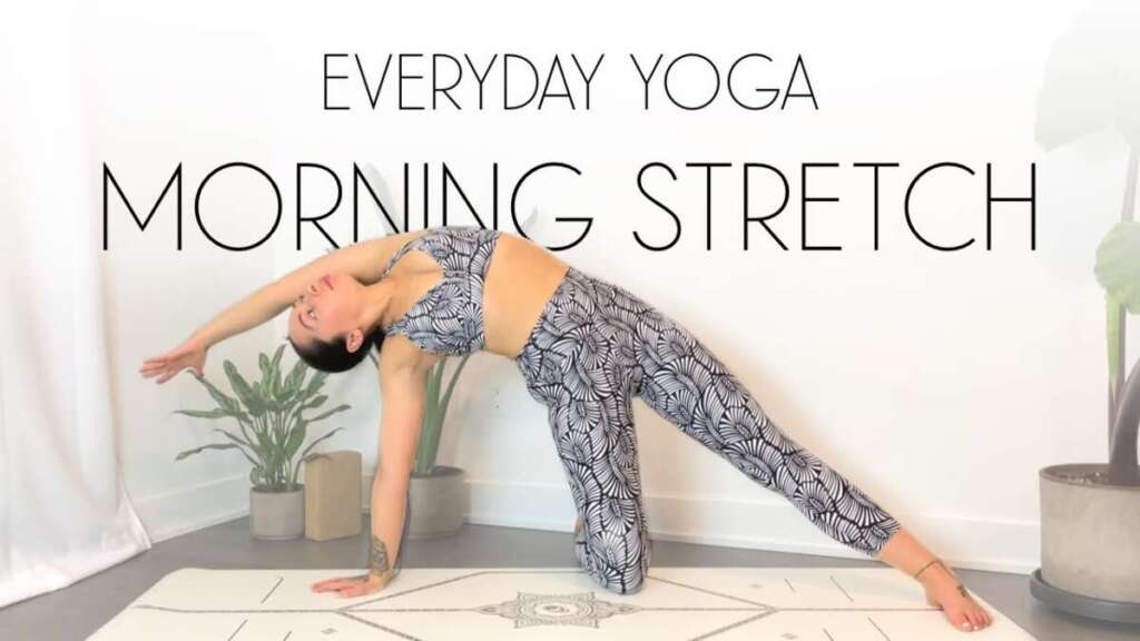 10 Minute Morning Yoga Stretch | 30 Day Yoga Challenge 2022 | DAY 11