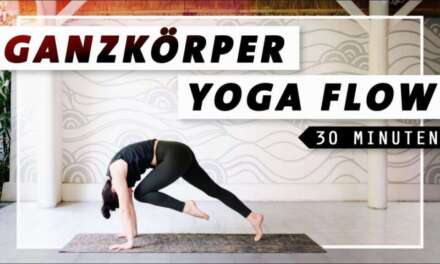 Yoga Ganzkörper Flow | Bauch Beine Po & Rücken | 30 Min. Workout